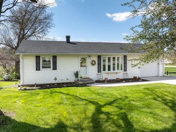 996 County Home Rd, Springville, IA 52336