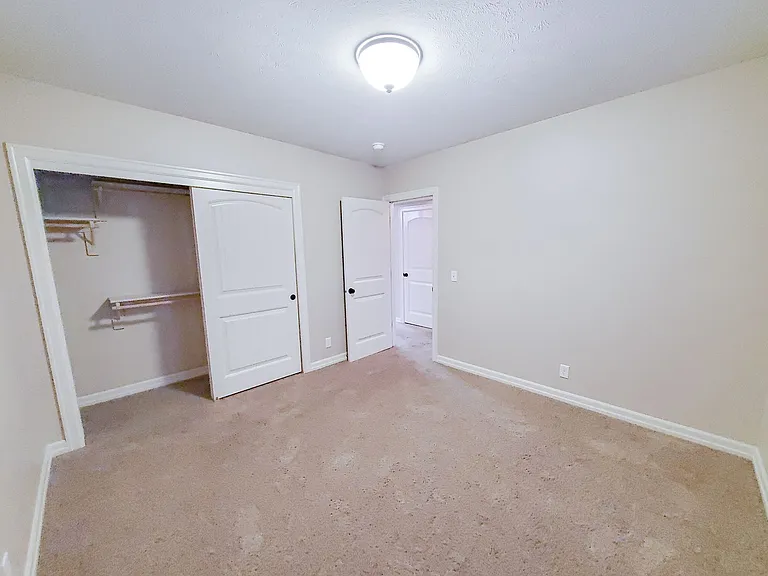 814 S 38th St — Photo 50