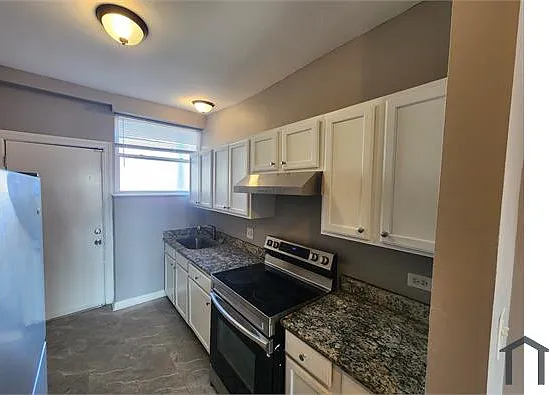 2 bed, $1,860 — Photo 3