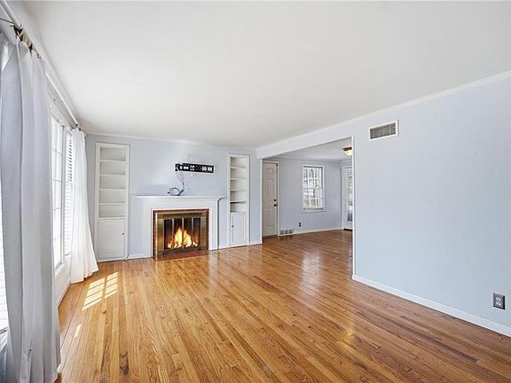 5th image of 4514 W 72nd St