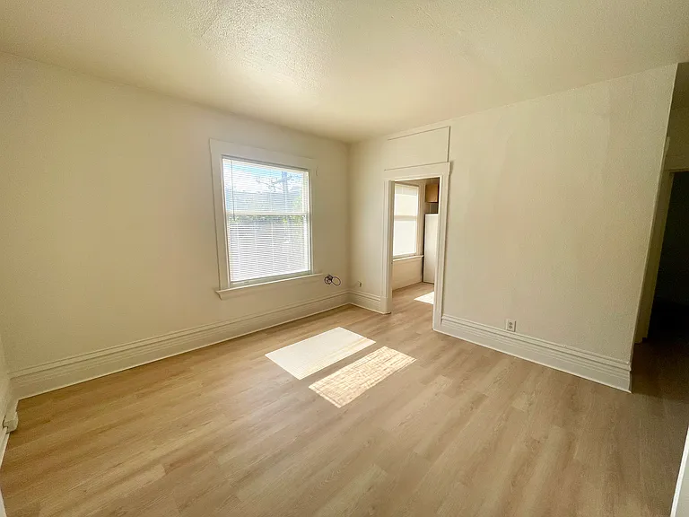 2517 Regent St #3 — Photo 4