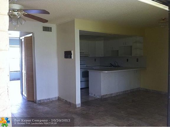 4th image of 18 Canterbury Ln