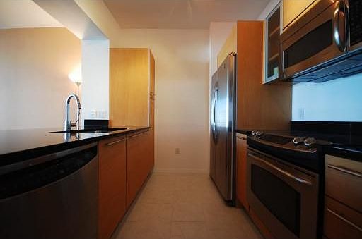 5th image of 951 Brickell Ave APT 1402