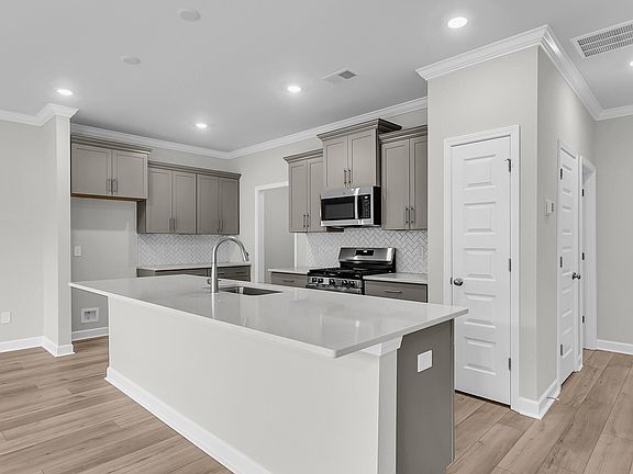 3rd image of 12 Dahlberg St
