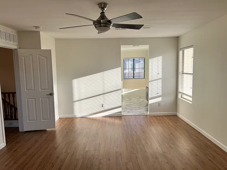 3728 E Liberty Ln — Photo 30