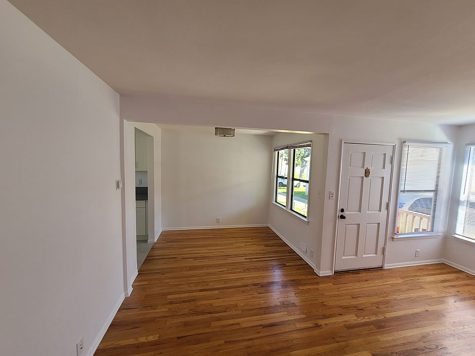 Dining Room & Front Door