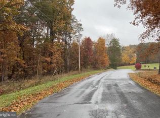 16 Parkinson Rd, Gerrardstown, WV 25420