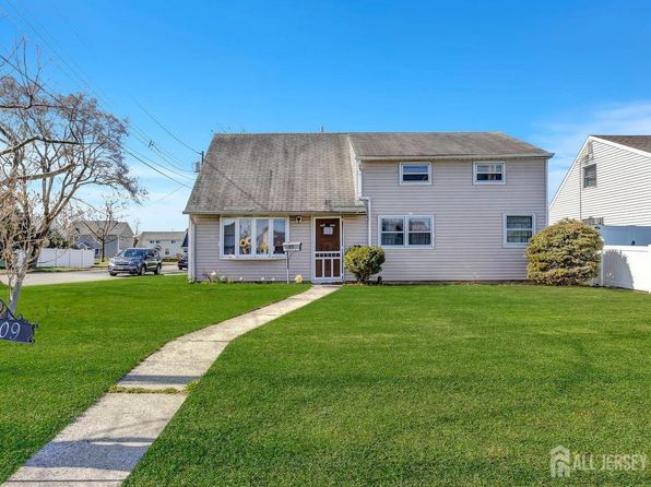109 S Harrison Ave, Iselin, NJ 08830