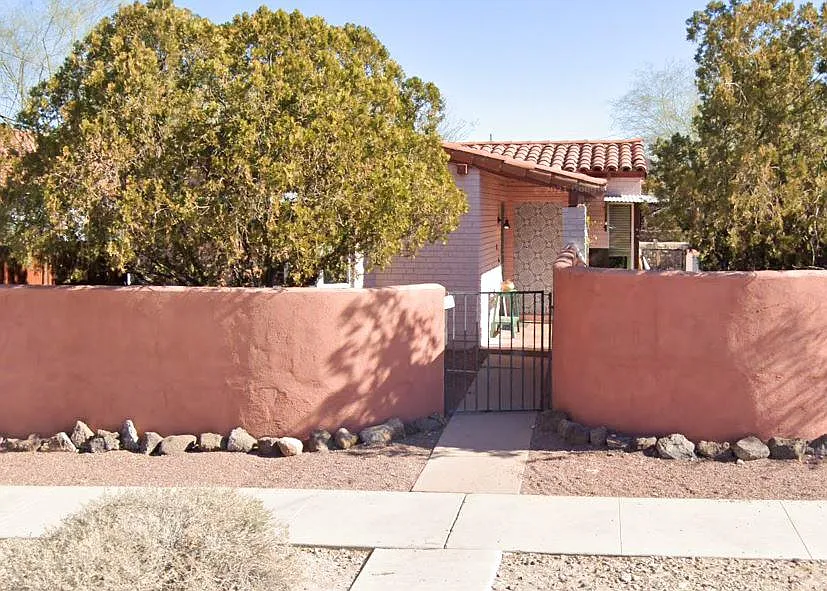 134 N Santa Rita Ave — Photo 2