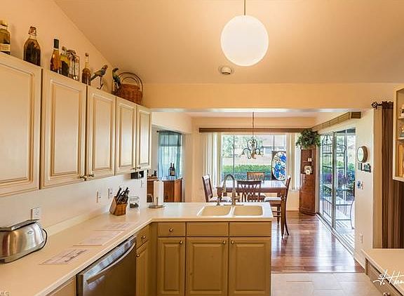 3rd image of 15484 Admiralty Cir Unit 4