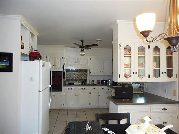 5th image of 1301 Elmwood St