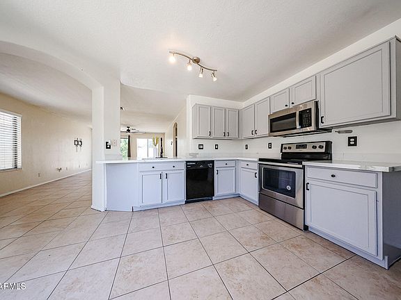 4th image of 1098 E NARDINI Street