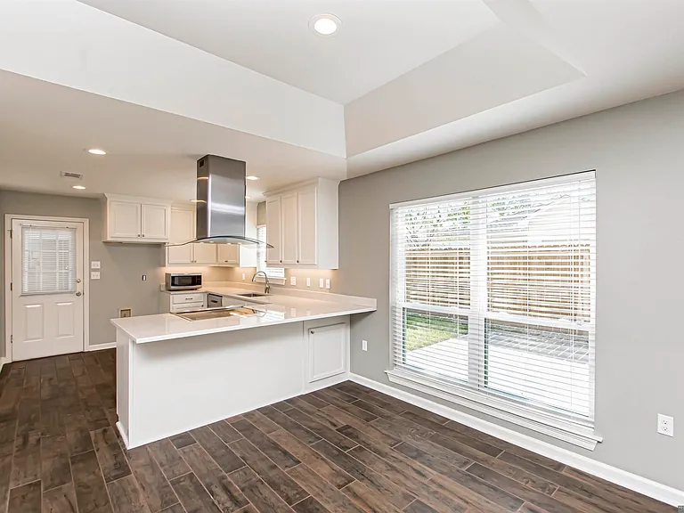 13333 Parwood Ave — Photo 6