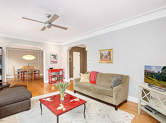 5th image of 2722 N Pine Grove Ave APT 2
