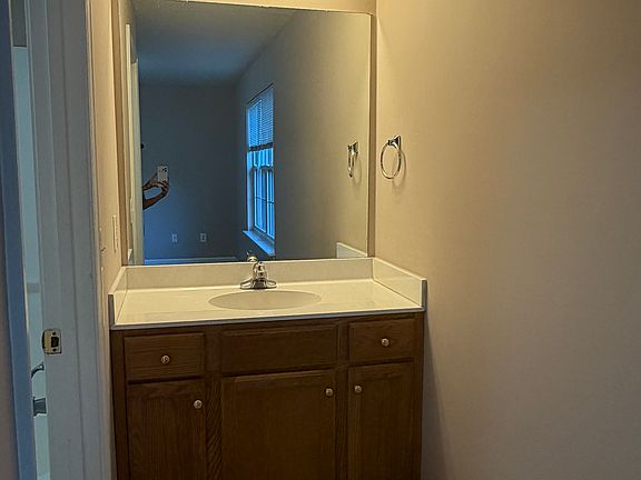 Upstairs Jack & Jill Bathroom