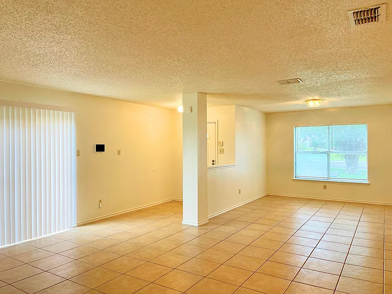 8206 Longhorn Ridge Dr — Photo 5