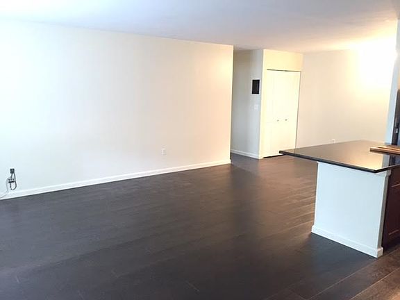 2nd image of 829 Greenwood Ave APT 3P