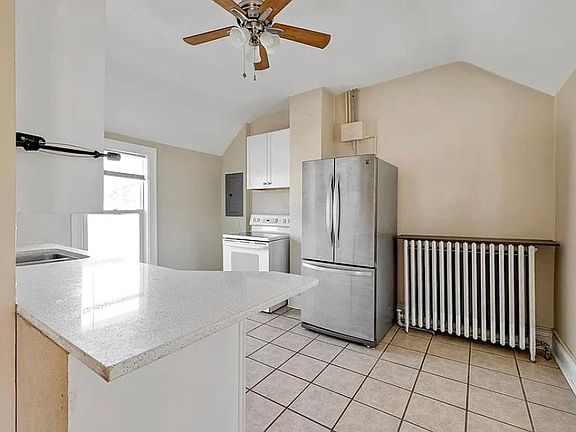 3rd image of 279 Forbes Ave Unit 2