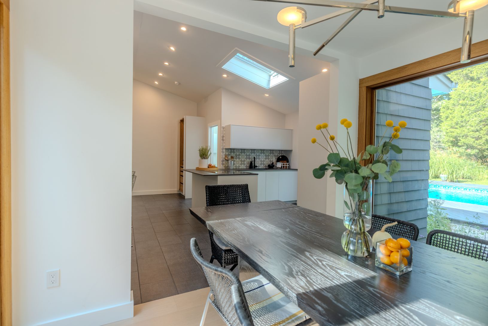 Dining/Kitchen