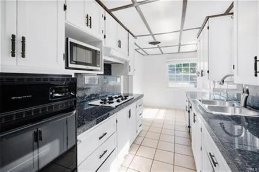 3 bed, 1470 sqft, $4,595 — Photo 4