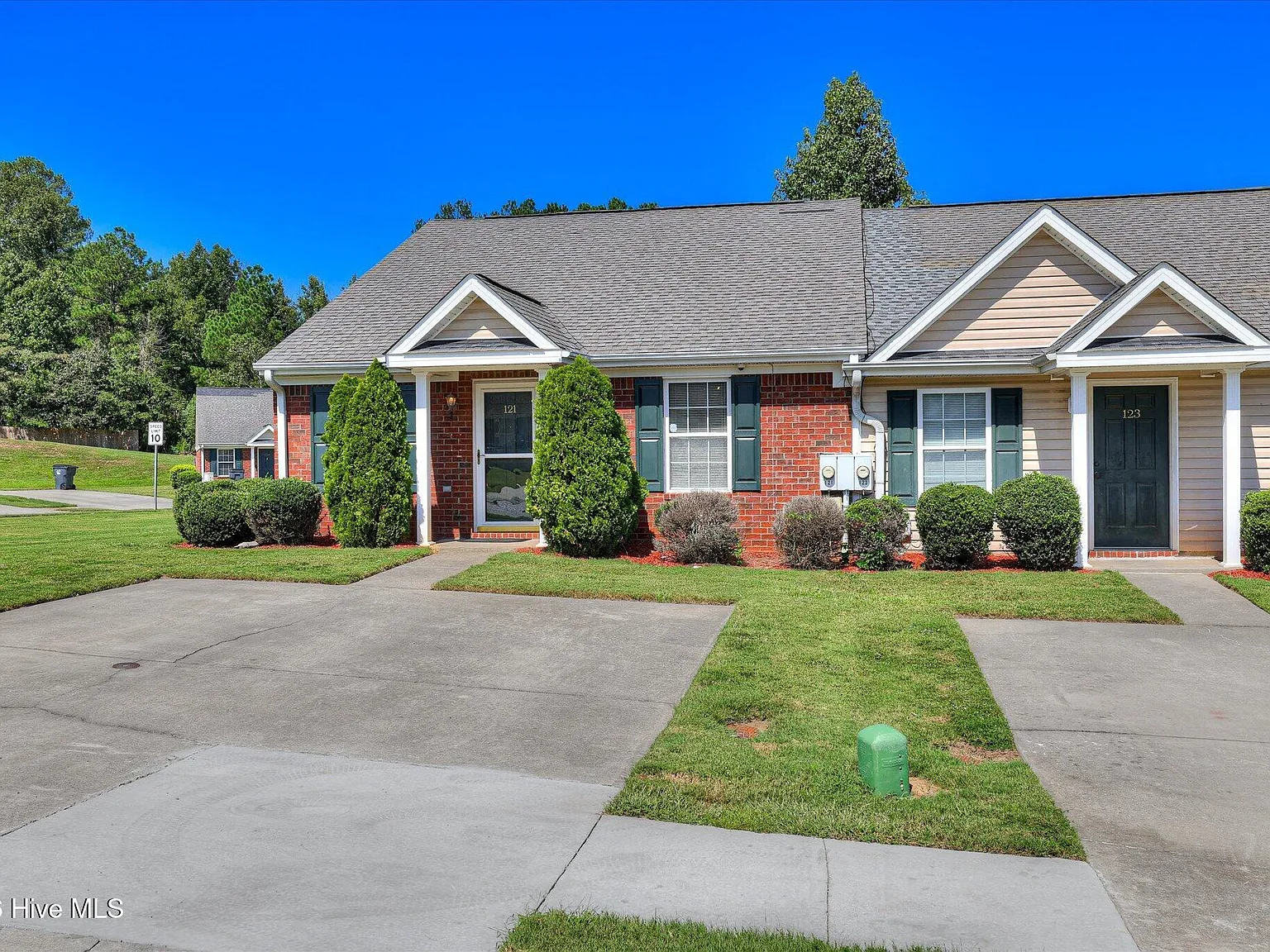 2 bed, 2.0 bath, 1092 sqft, $1,250 — Photo 3