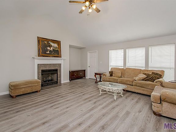 2nd image of 36044 Norfolk Ave