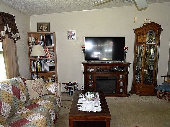 5th image of 749 Orange Blossom Dr