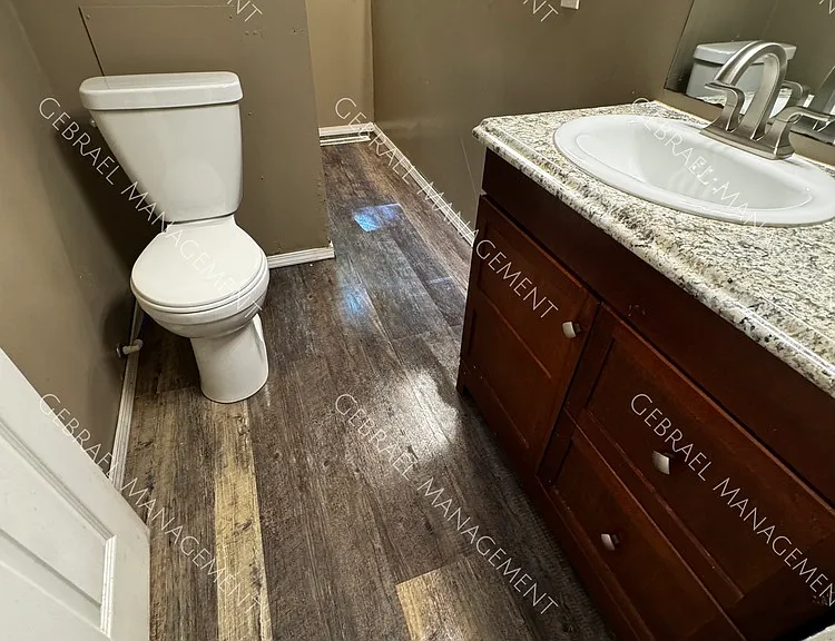 2462 Miami Beach Dr — Photo 11