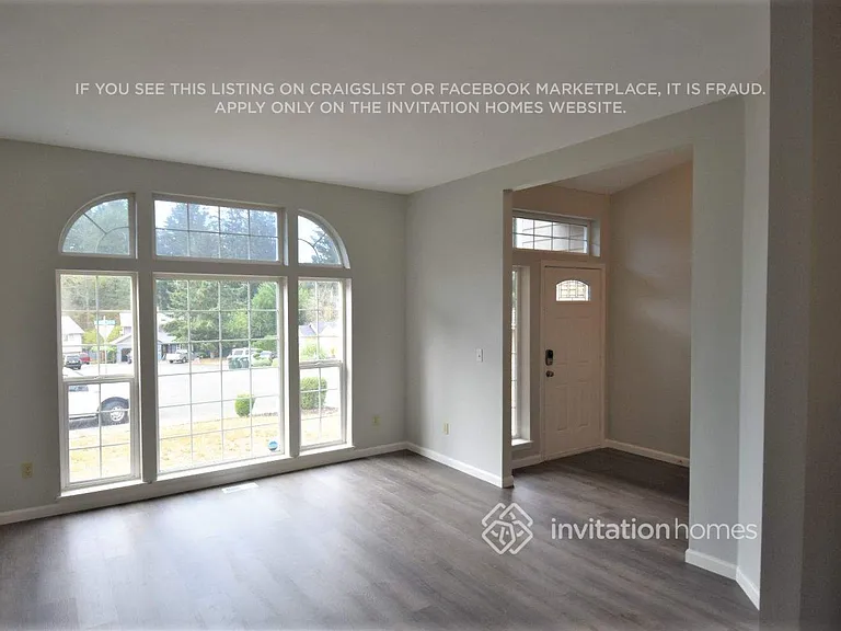 3700 Arbor Dr SE — Photo 3