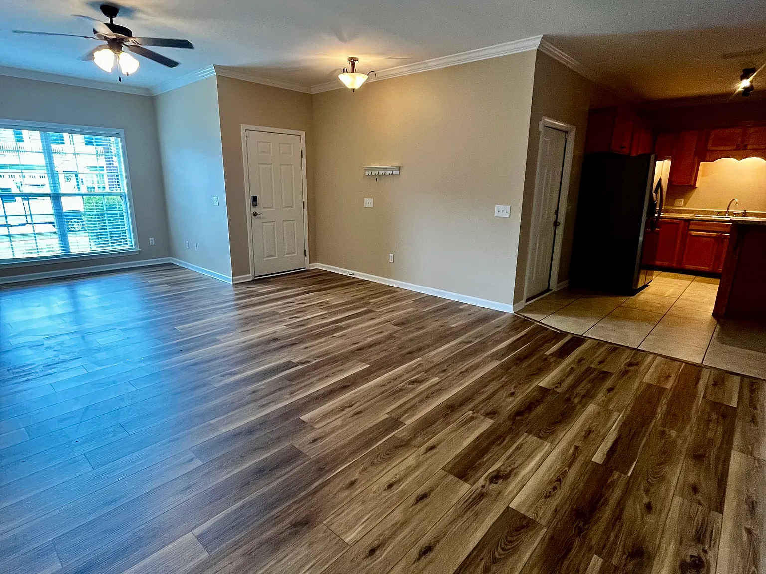 3 bed, 1392 sqft, $1,600 — Photo 2