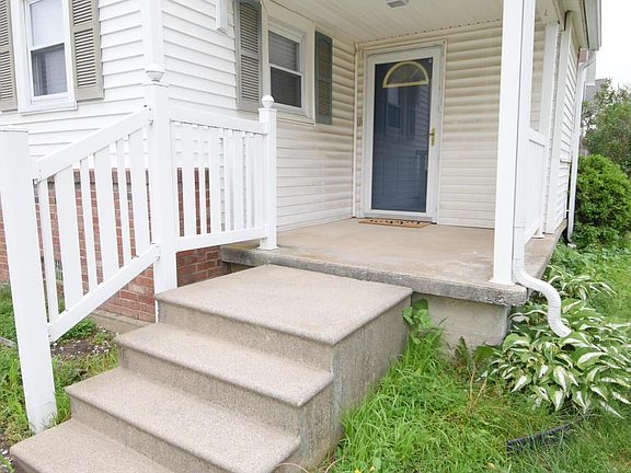2nd image of 304 N Burke St