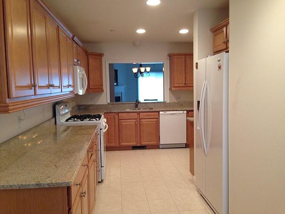 2nd image of 877 Auburnville Way APT H3