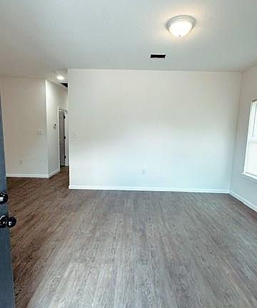 3rd image of 319 N Carolina Street