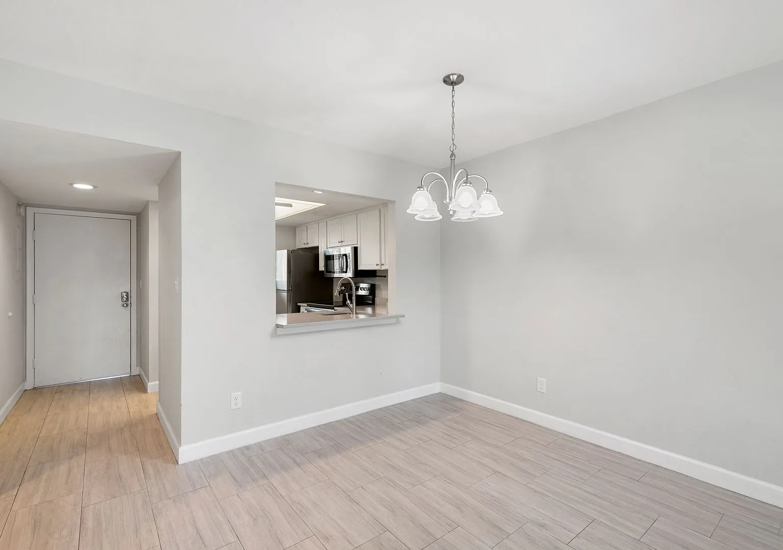 Updated 2-bedroom, 2-bath first-floor condo in Gulf Winds East — Photo 2