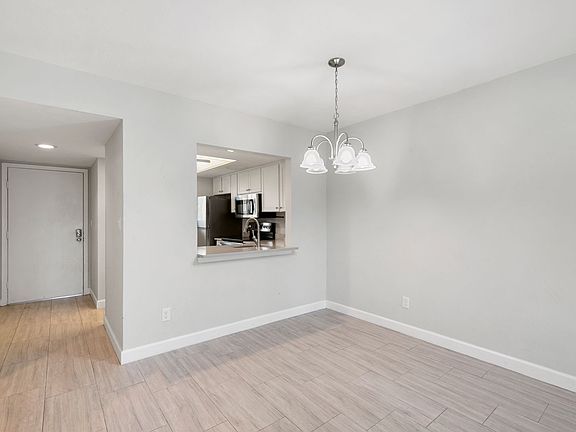 2nd image of 1008 Manatee Rd APT G103