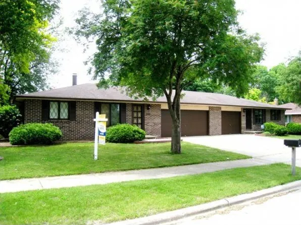 1501 Bond St, Green Bay, WI 54303