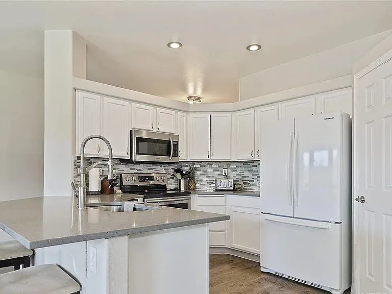 1845 E Griffon St — Photo 6