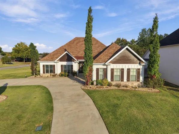 1690 Poteete Dr, Conway, AR 72034