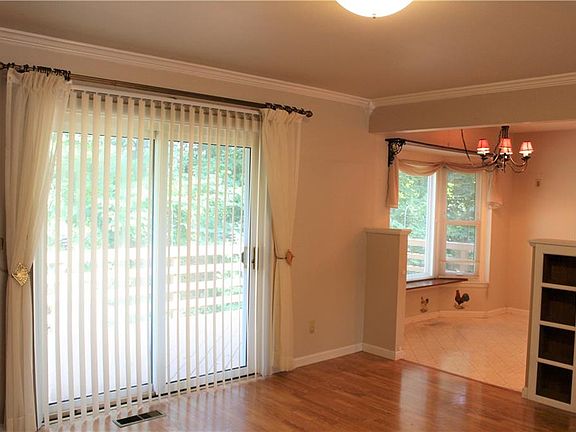 5th image of 13 Lawson Ln