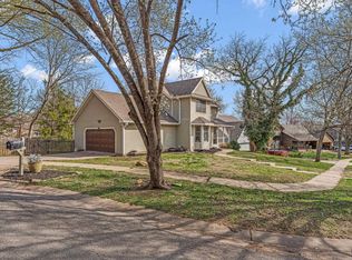3776 SW Wood View Dr, Topeka, KS 66610