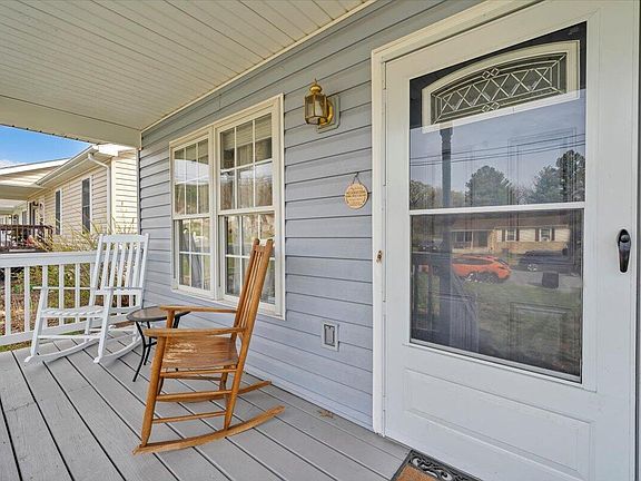4th image of 1697 Gordon Ave SE