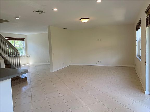 4th image of 1707 Winterberry Ln