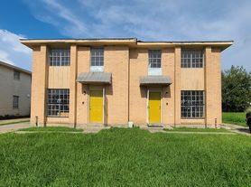 7011 Bunker Hill Rd, New Orleans, LA