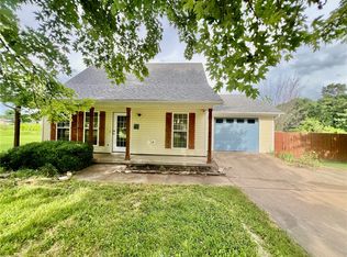 701 Tharp Ave, Green Forest, AR 72638