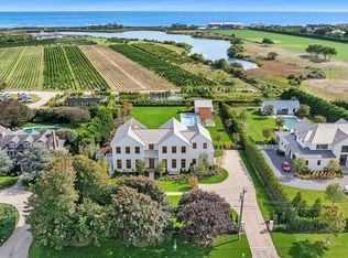 522 Wickapogue Rd, Southampton, NY 11968