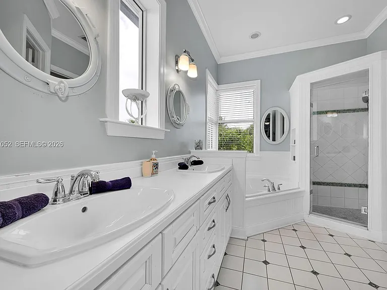 1074 NE Little River Dr — Photo 13