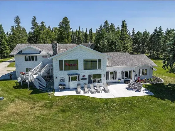 1504 S Forest Ln, Cedarville, MI 49719