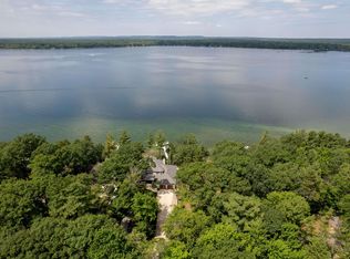 5568 Lakeview Dr, Interlochen, MI 49643