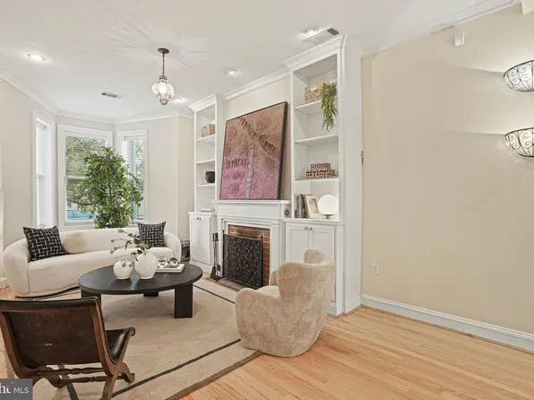 520 4th St NE, Washington, DC 20002