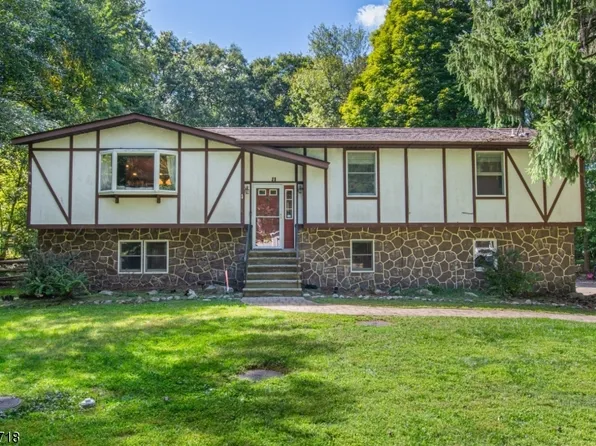 39 Algonquin Ter, Ringwood Boro, NJ 07456